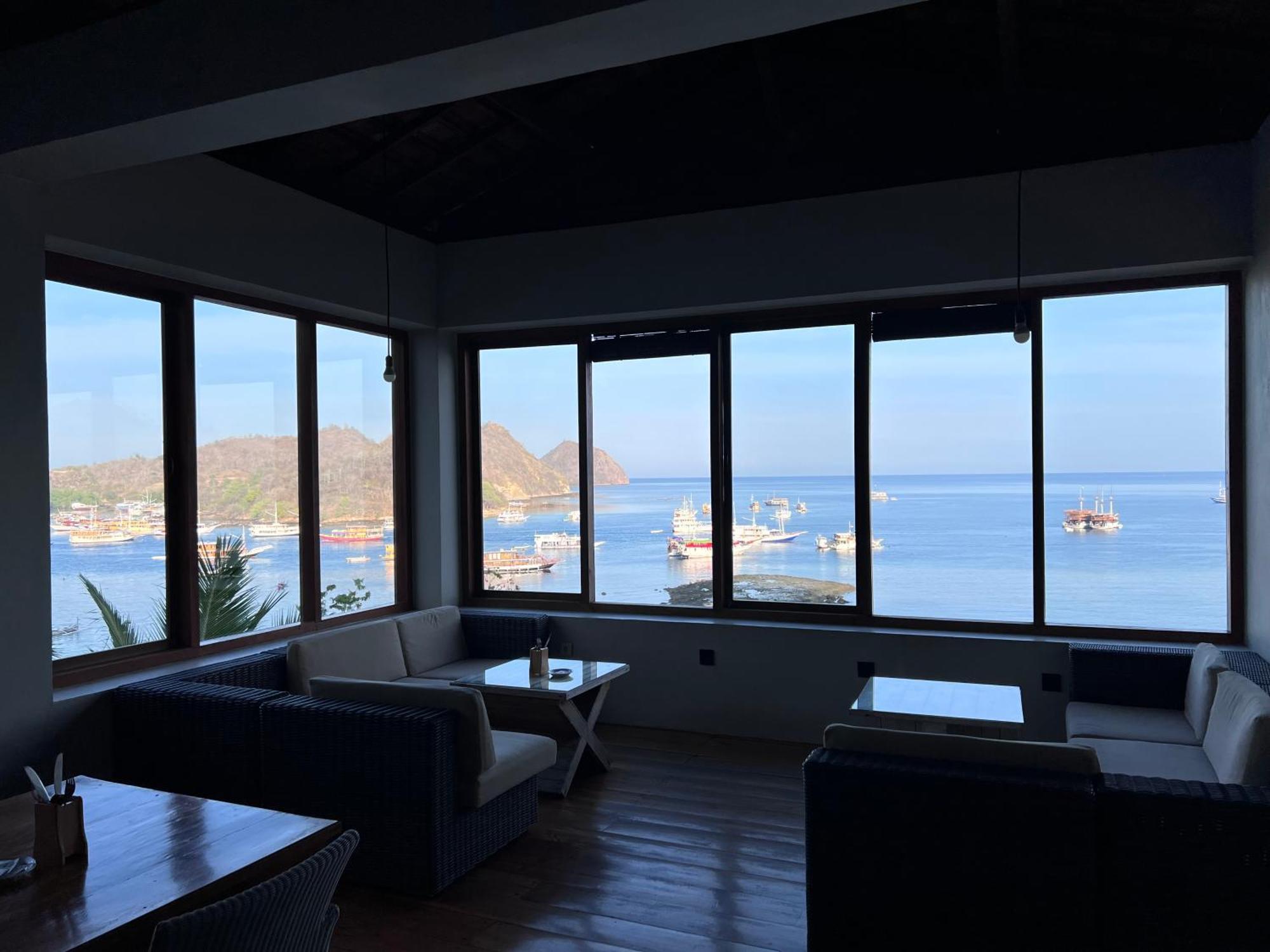 Blue Parrot Ξενοδοχείο Labuan Bajo Εξωτερικό φωτογραφία